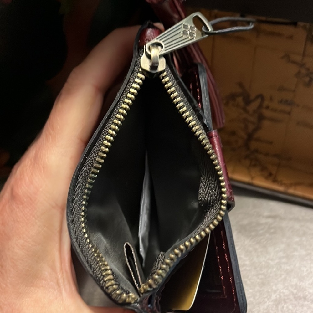 Patricia Nash 100% leather convertible, backpack, and credit card wallet, new - Picture 13 of 15